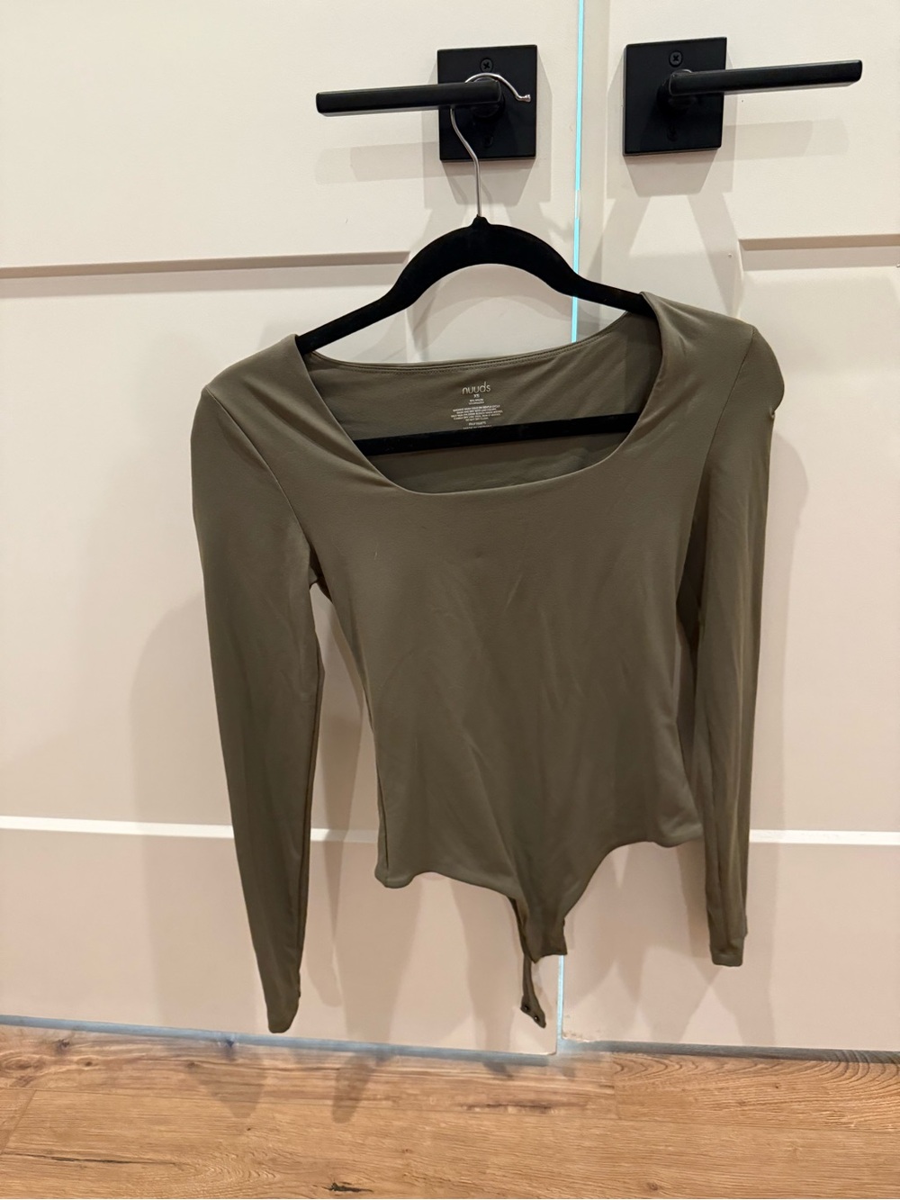 NUUDSWomen's Olive Scoop Neck Long Sleeve Bodysuit